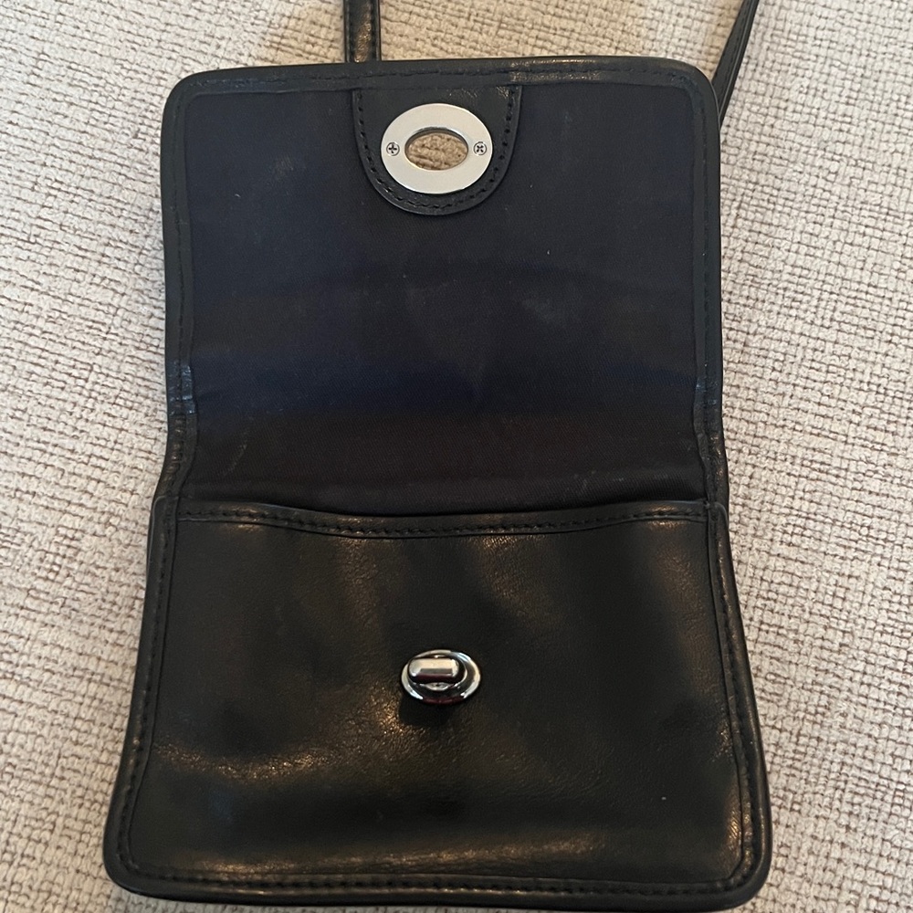 Coach Classic Turn lock Small Crossbody Handbag in Black Leather - Picture 7 of 14